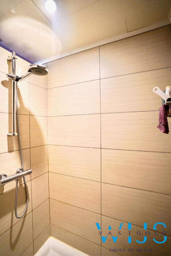 Ideale gezinswoning op 555 m² met 2 garages te Evergem ! 