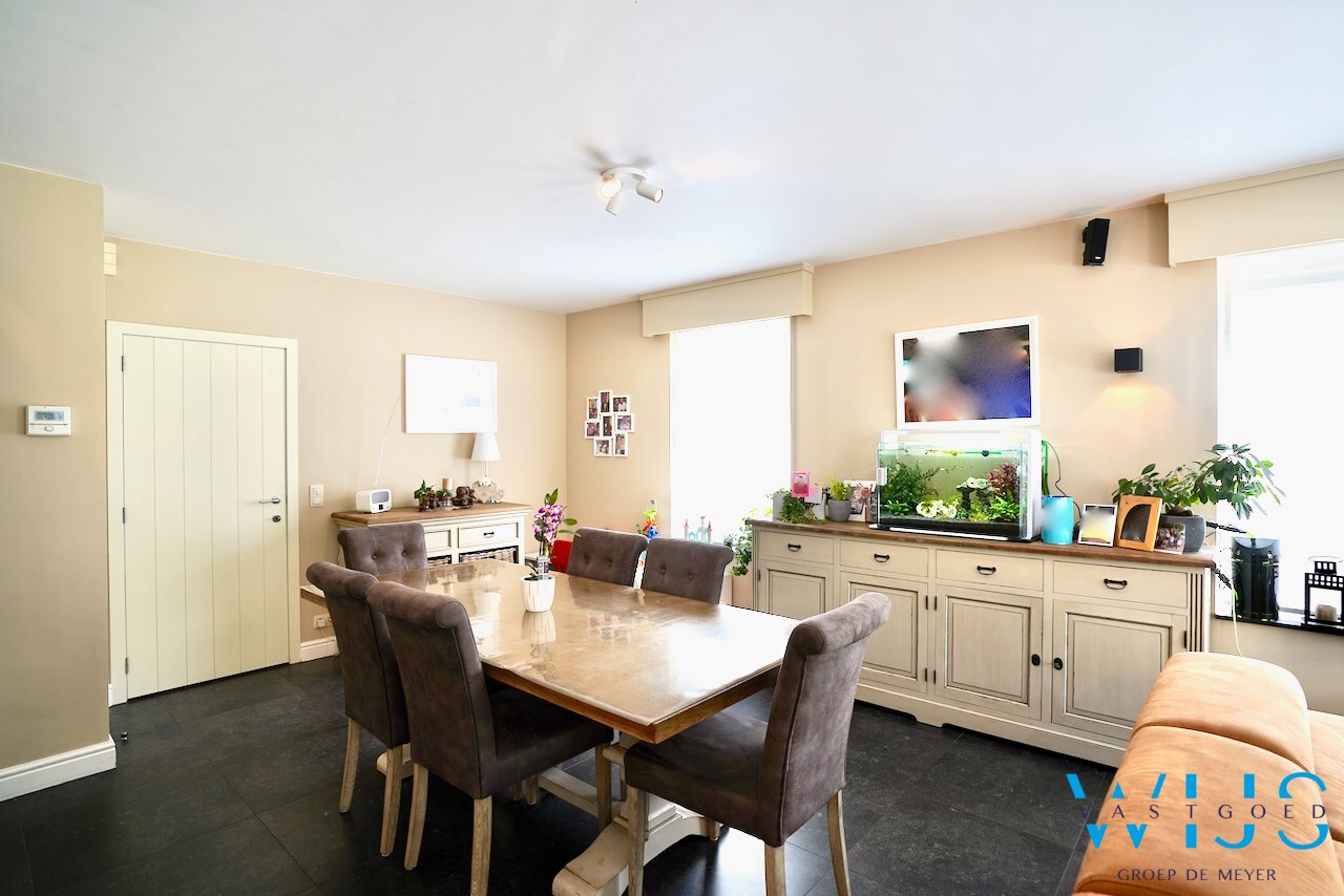 Prachtige recente woning in een zeer rustige wijk te Ertvelde ! 