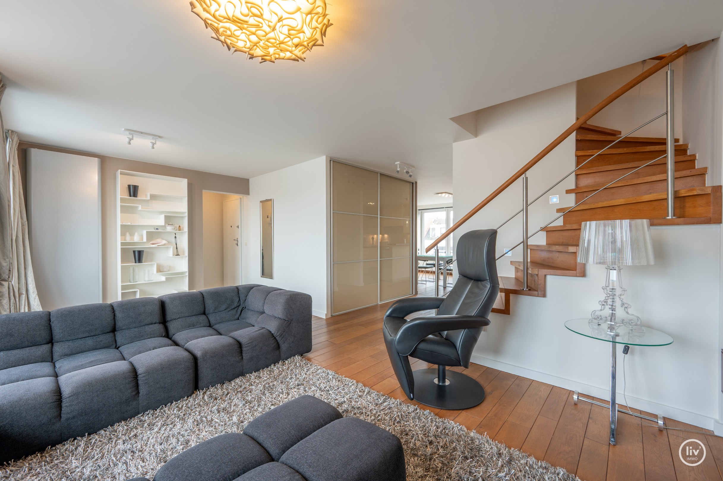 Ruim duplex-appartement (140 m²) met 3 slaapkamers en zonnige terrassen – Parmentierlaan 