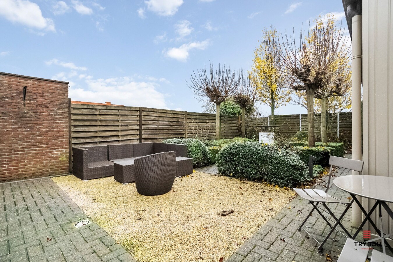 Instapklare halfopen woning met 3 slaapkamers en garage te Oostnieuwkerke 