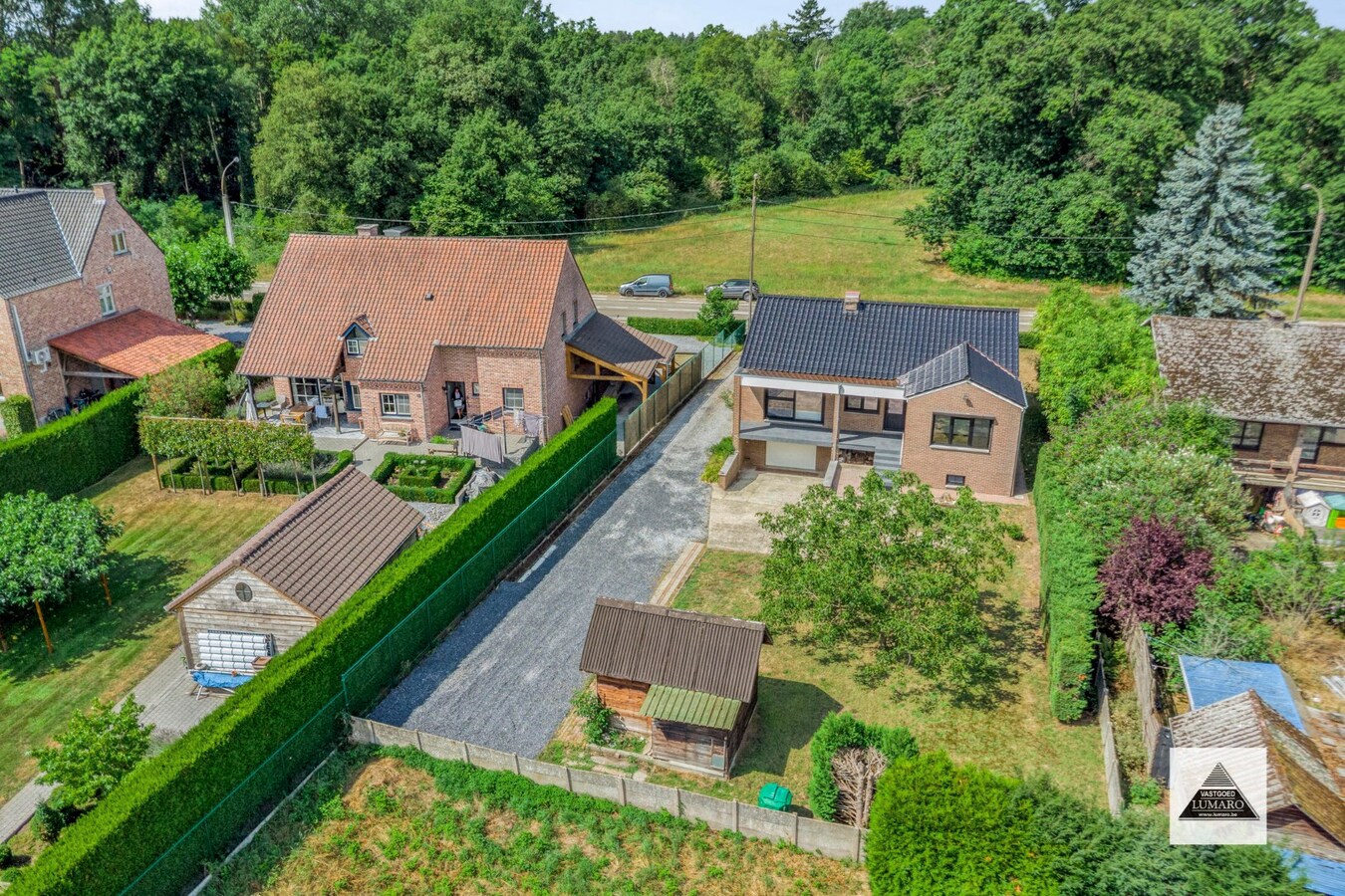 Instapklare woning voor gelijkvloers wonen. 3 slaapkamers, kelder met garage. 