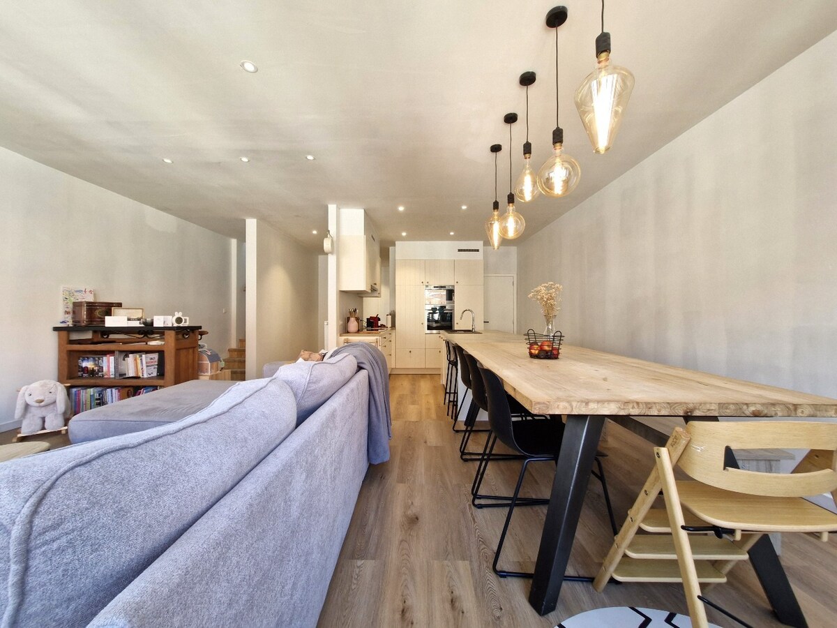 Zeer groot, volledig gerenoveerd duplexappartement te Westkapelle 