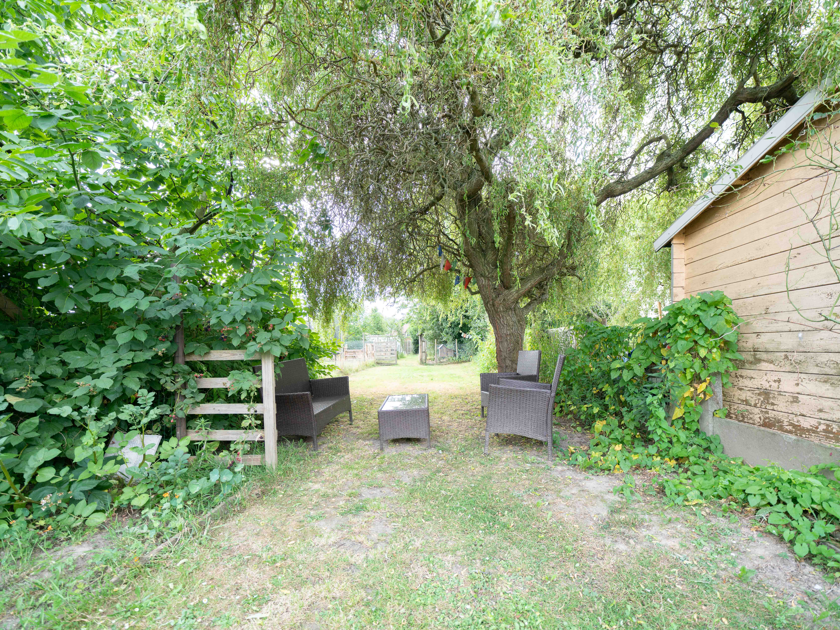 Leuke 2-gevel met gezellige tuin op toplocatie 