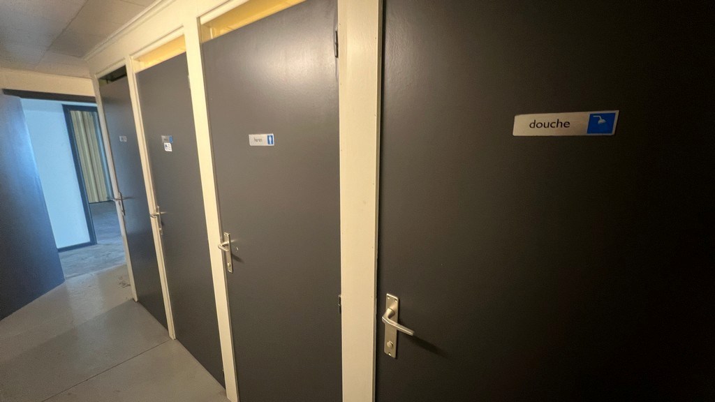 Bedrijfspand te huur in bedrijvenzone vlakbij E17 in Eke