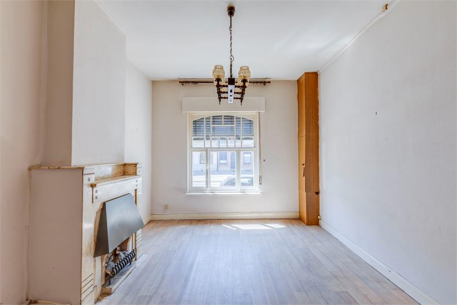 Te renoveren Art Deco herenwoning nabij station 