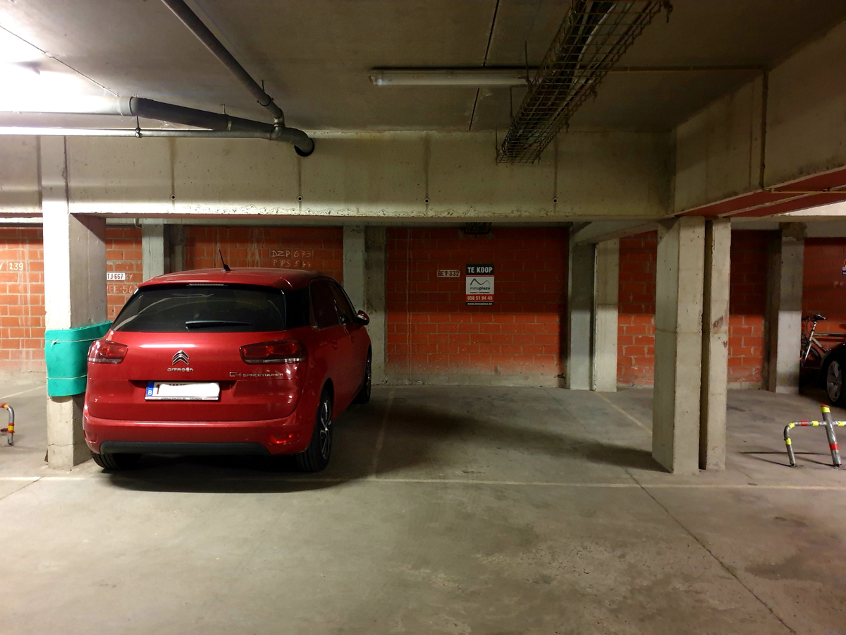 Emplacement de parking dans la résidence 'Plaza II' 
