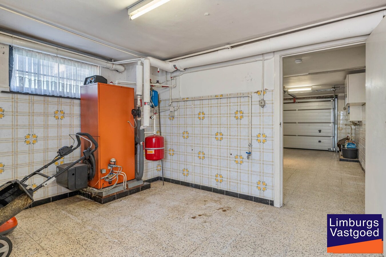 Vrijstaande woning met garage op gegeerde locatie te Kermt, 6a87ca 