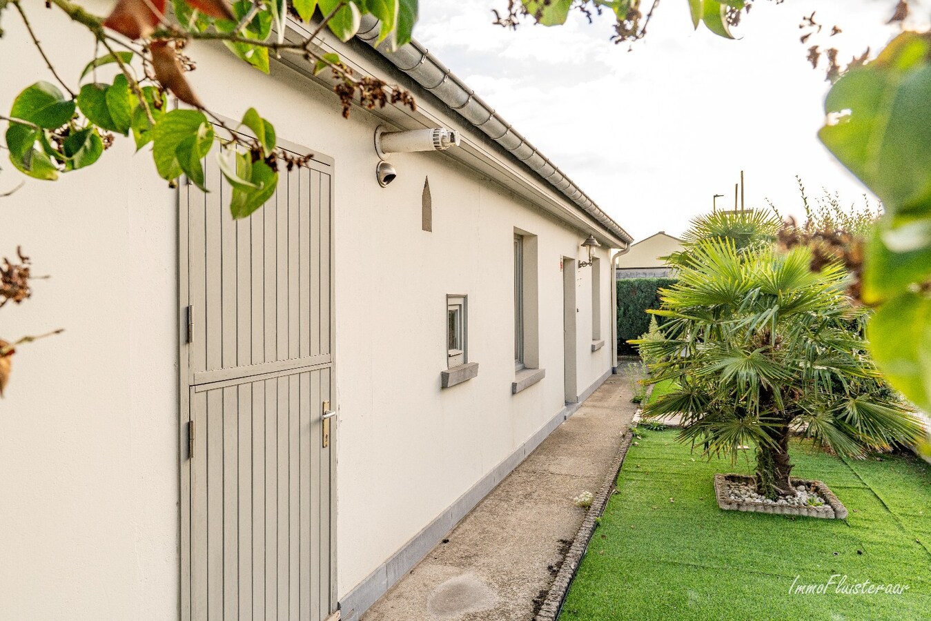 Charmante woning met stallen, buitenpiste en weide  op ca. 2 ha te OUDENBURG 
