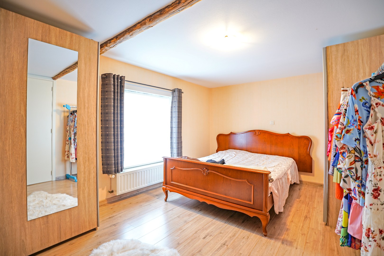 Ruime woning met zongerichte tuin op 554m². 