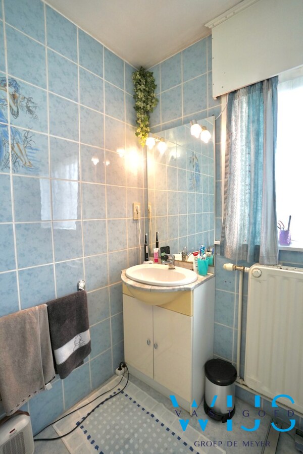 Woonhuis met loods te Sleidinge ! 