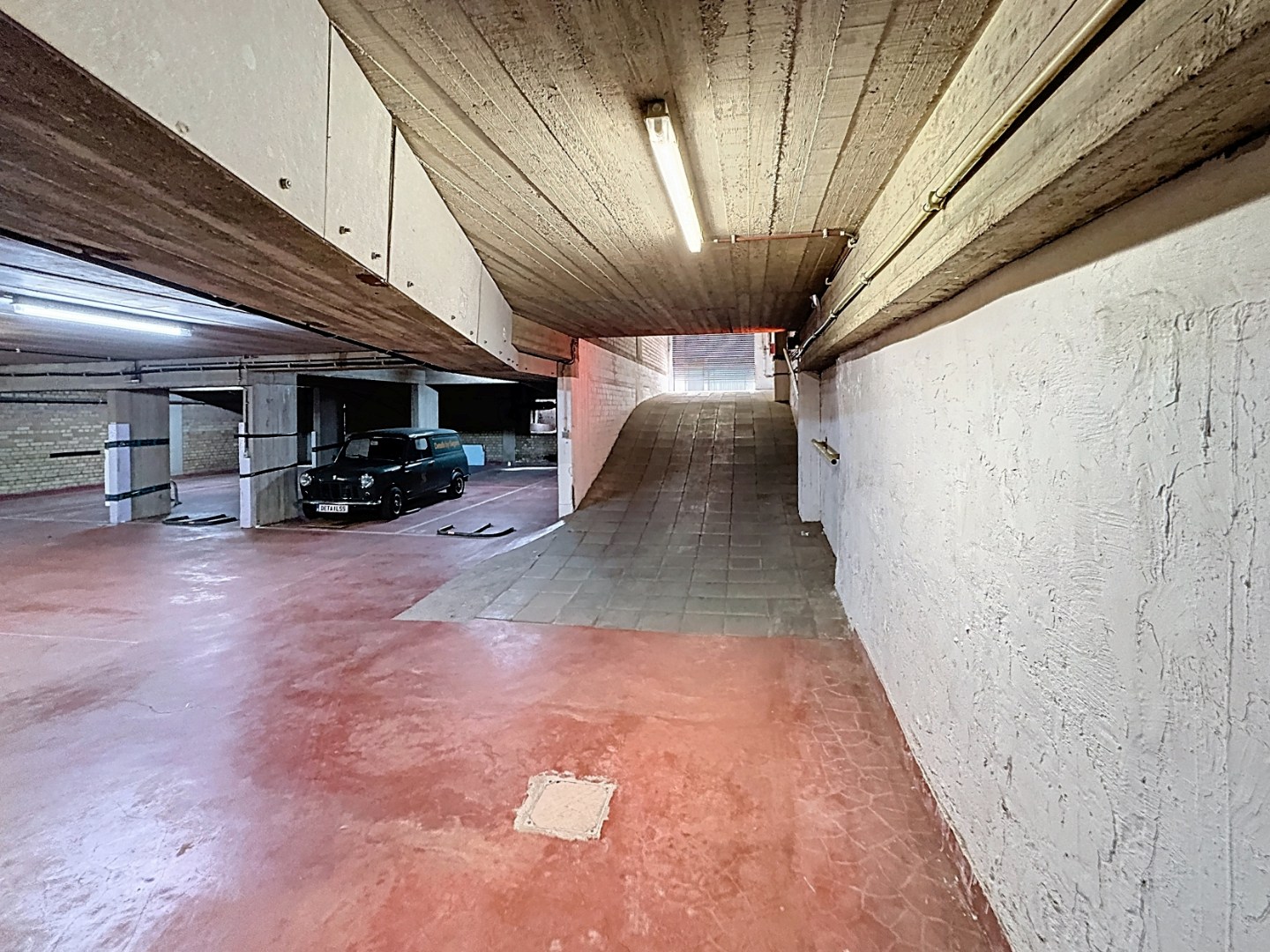 Centraal gelegen autostandplaats 