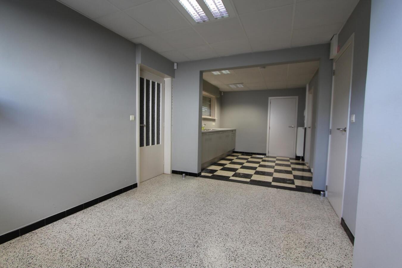 Woning met 4 slaapkamers en garage te Koekelare 