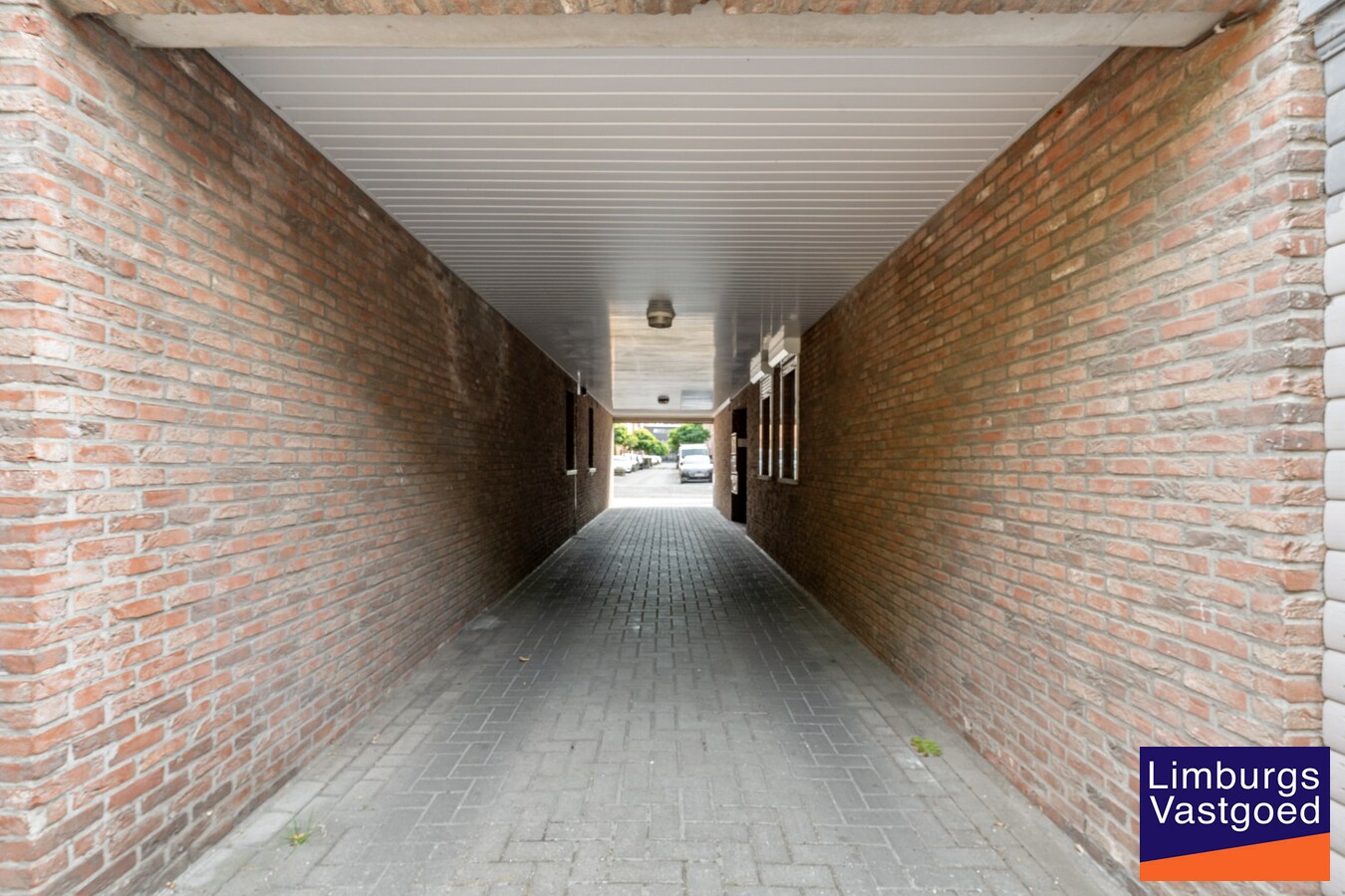 Gelijkvloers appartement, 78 m², 2 slpk, ruim terras, autostaanplaats 