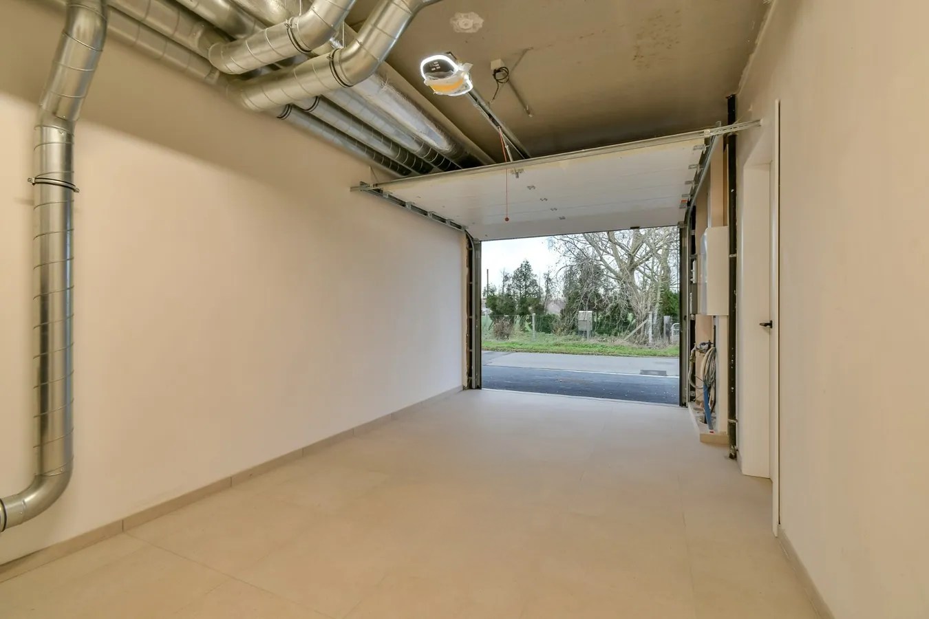 Ruime afgewerkte nieuwbouwwoning met landelijk zicht! 