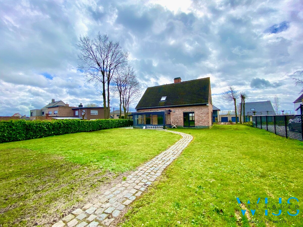 Landelijk gelegen woonhuis op 902m² te ERTVELDE ! 
