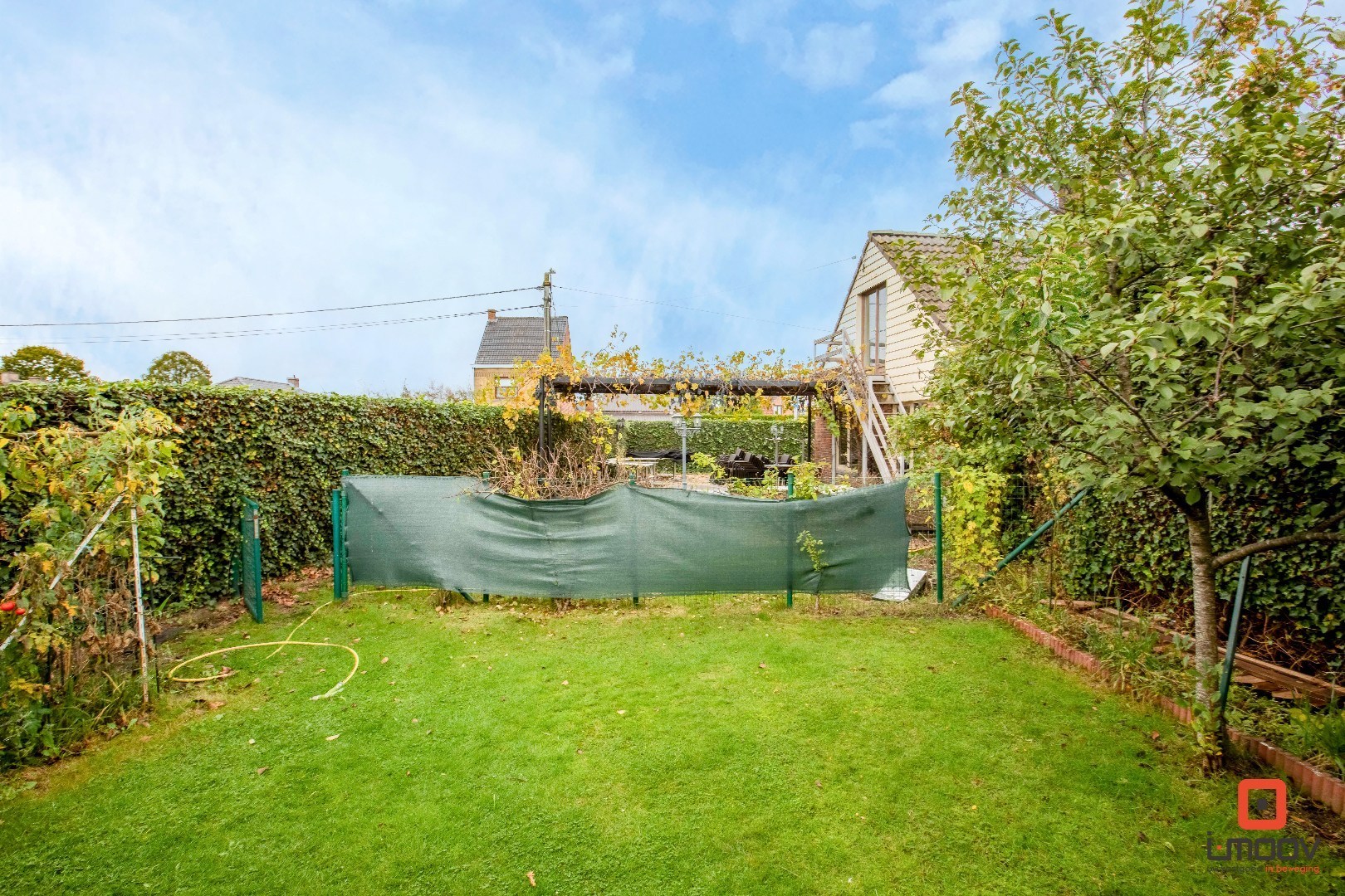 Ruim handelspand met appartement en tal van mogelijkheden in Hijfte (Lochristi) 