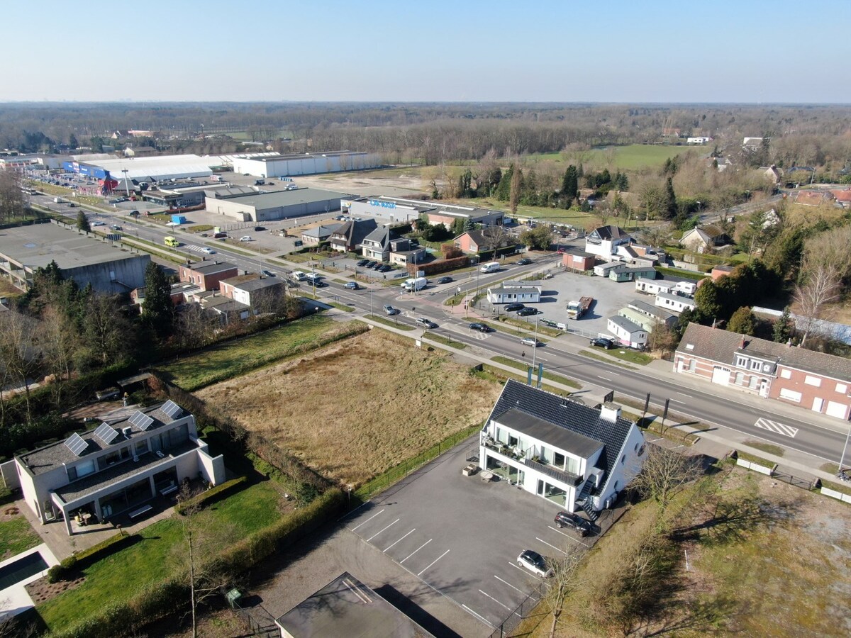 Projectgrond voor een totaal van 2.300 m² op een zichtlocatie te Schilde 