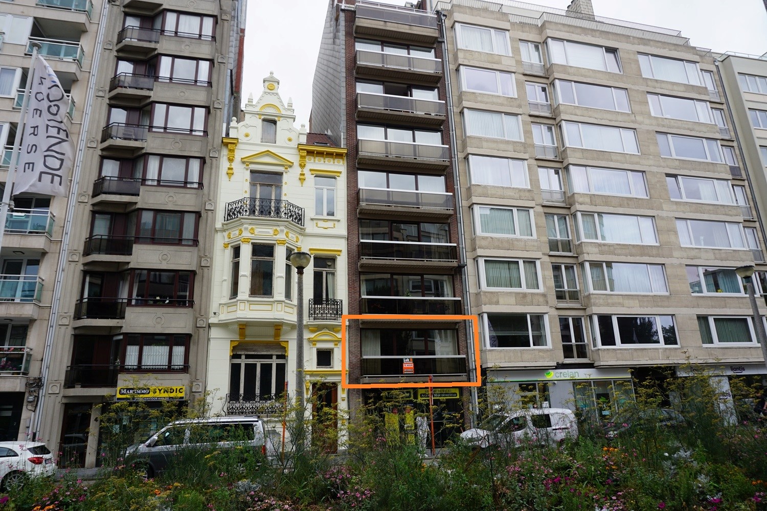 RUIM APPARTEMENT MET ZONNIGE TERRASSEN OP TOPLIGGING 