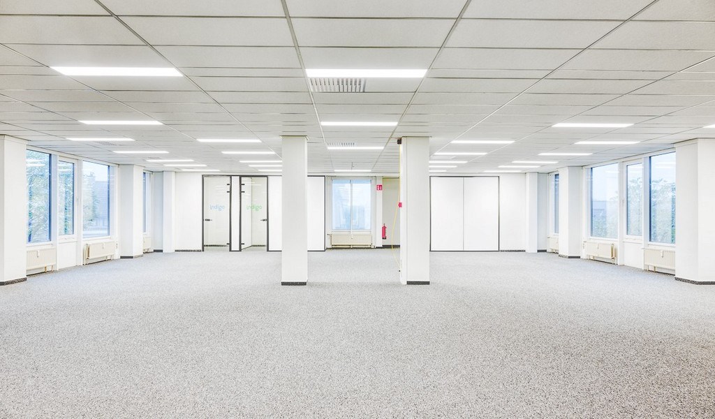 Kantoren te huur aan R4/E40 in Portalis gebouw in Zwijnaarde