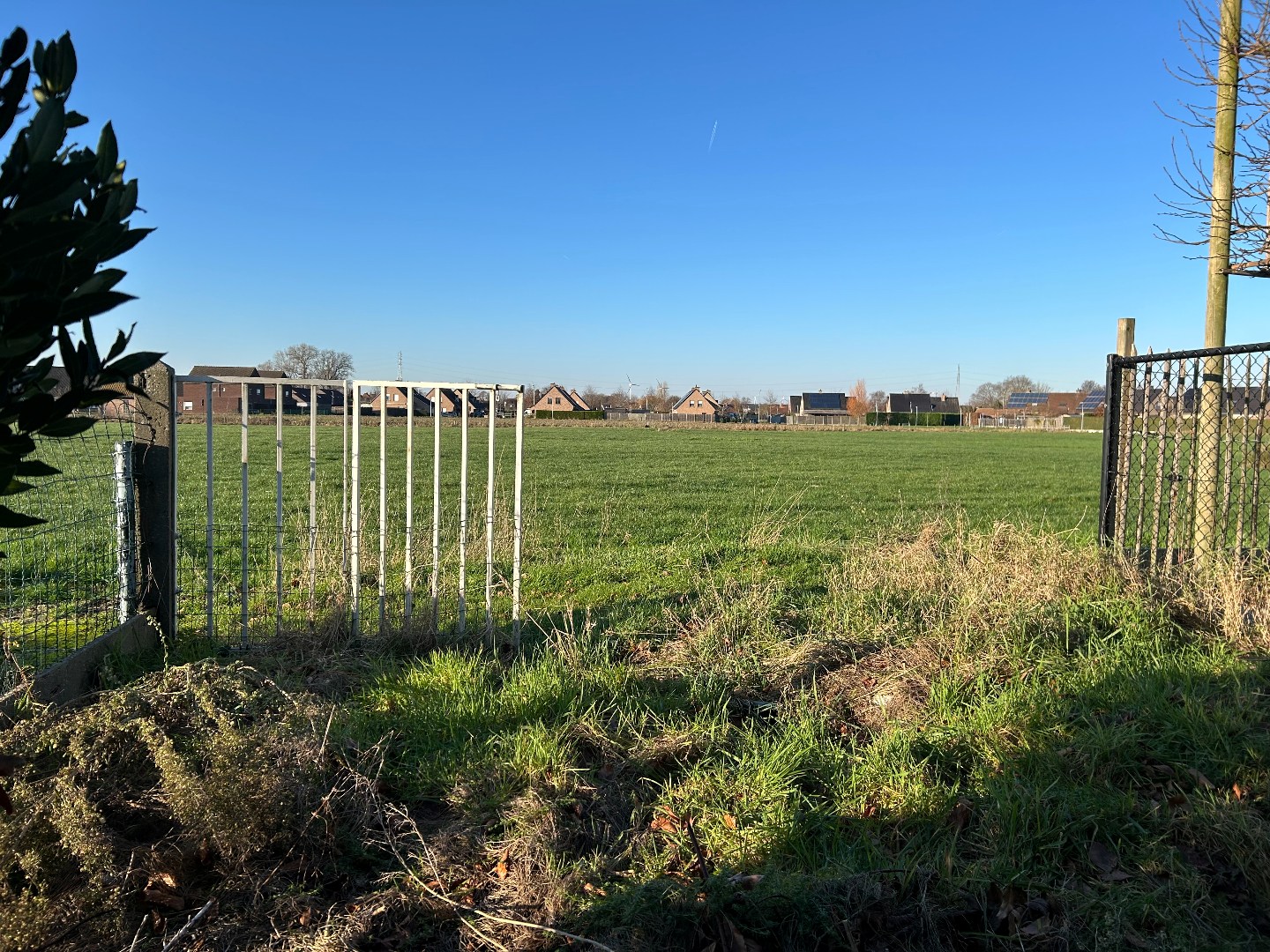 Woning met uitweg en tuin op 332m² 