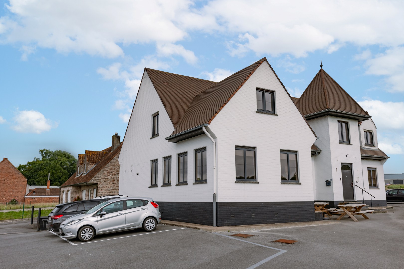 Vlot te bereiken kantoorgebouw 