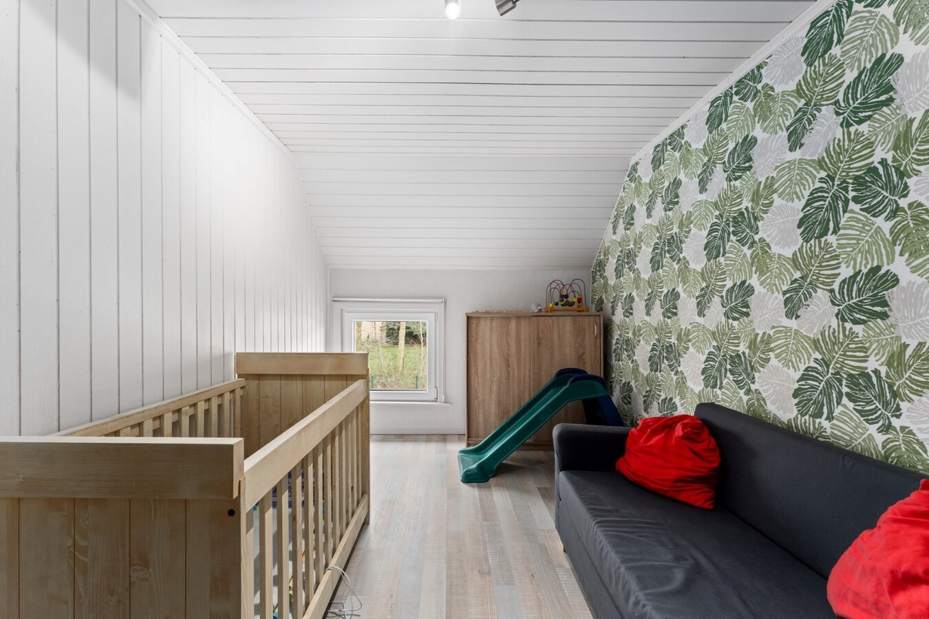 Woning met 4 slaapkamers en garage te Koekelare 