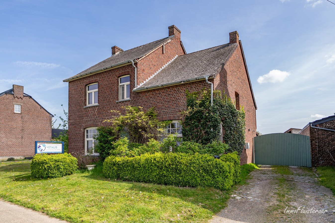 Charmante verder af te werken woning met paardenstallen en weide op ca. 1,7 ha te Geetbets 