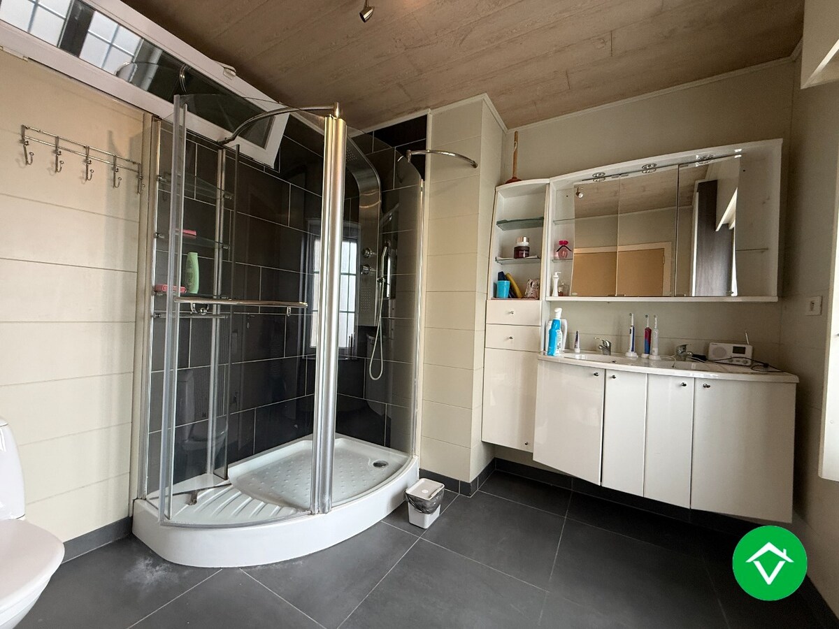 Rijwoning met 3 slaapkamers en tuin te Izegem 