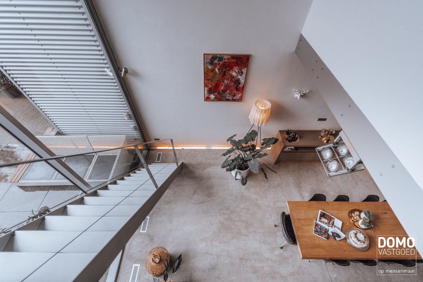 UNIEKE HALF OPEN WONING IN INDUSTRIËLE LOOK MET 3 SLAAPKAMERS, 2 BADKAMERS EN TUIN GELEGEN TE HASSELT 