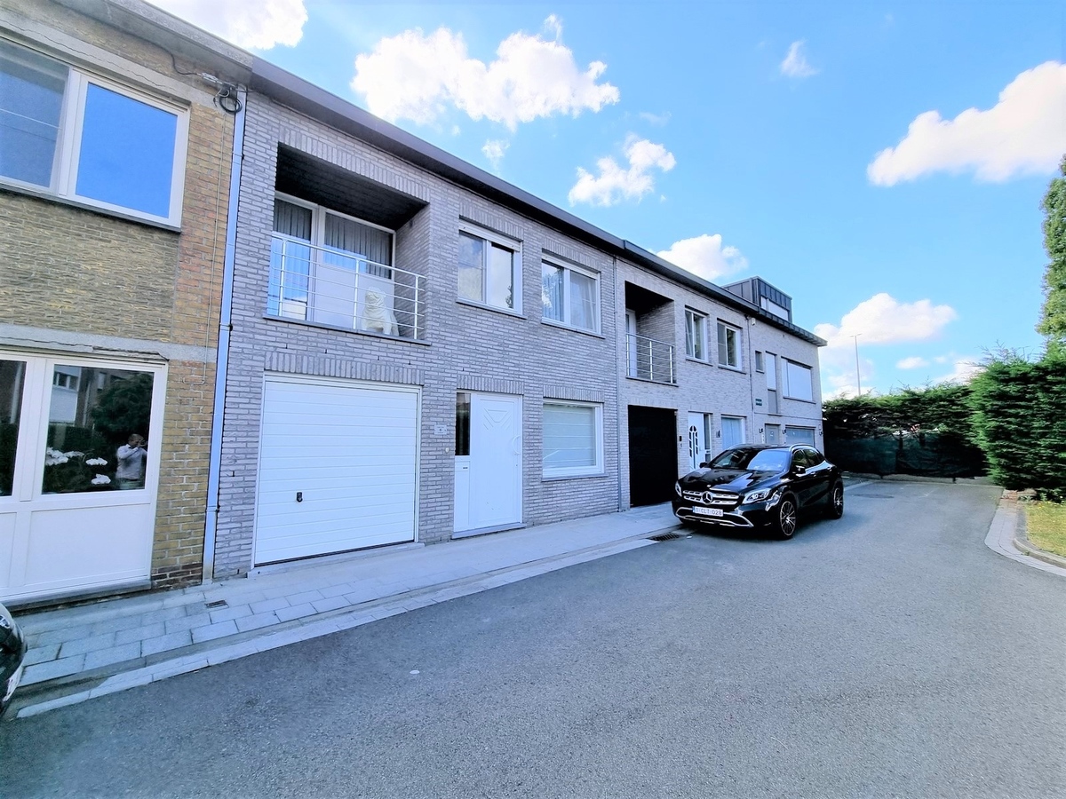 Leuke gezinswoning met 4 slaapkamers, tuin &amp; garage - Zeebrugge 