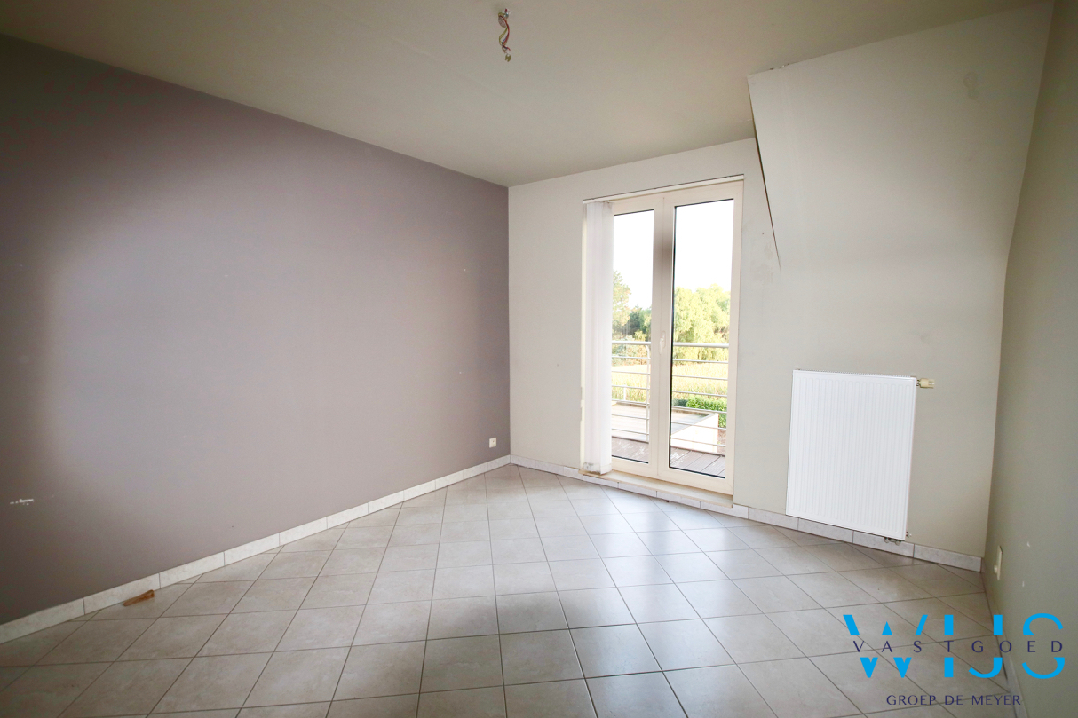 3 slaapkamerappartement met garage in hartje Assenede ! 