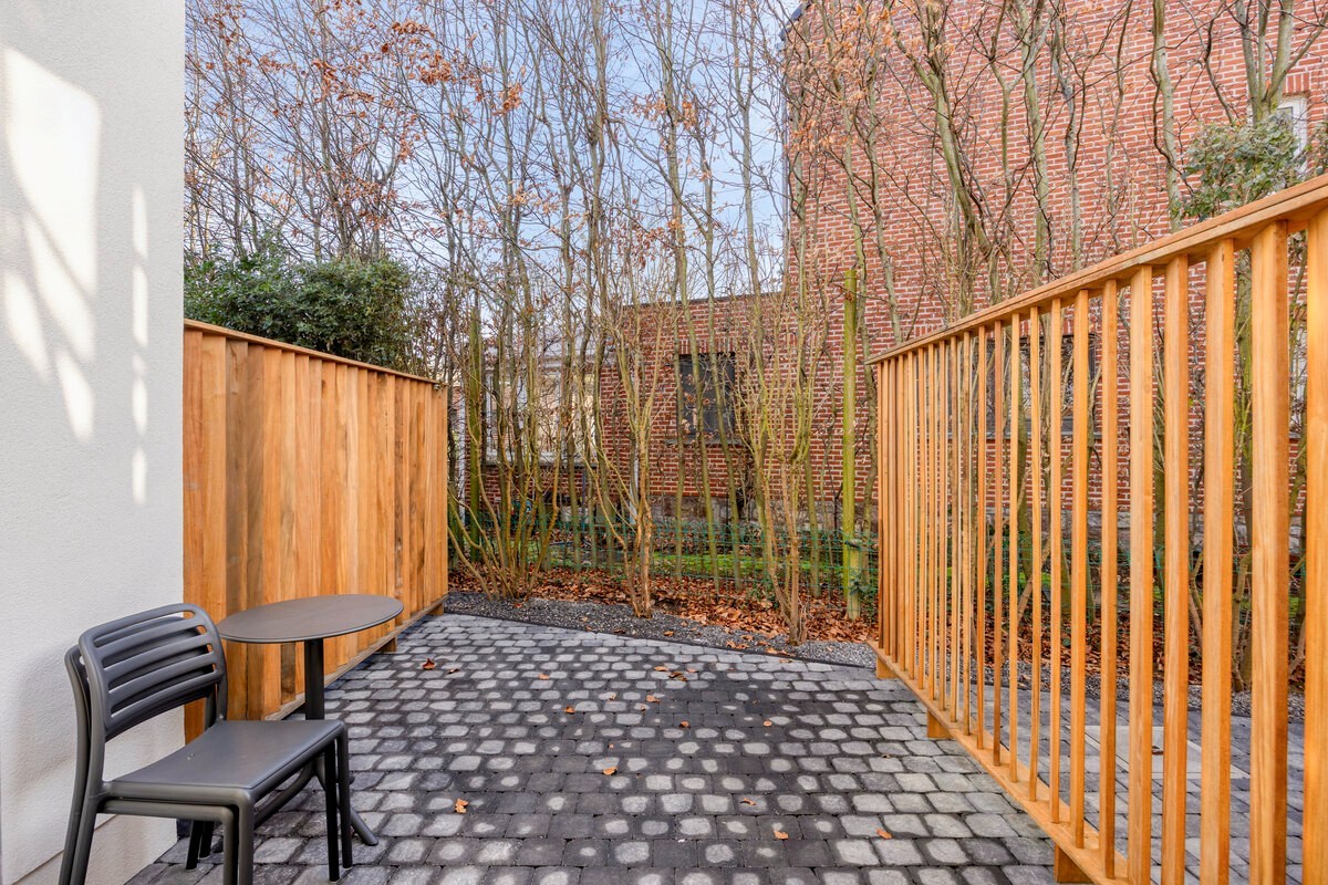 Volledig gerenoveerd en gemeubelde studentenkamer met privé badkamer en tuin - EPC A! 