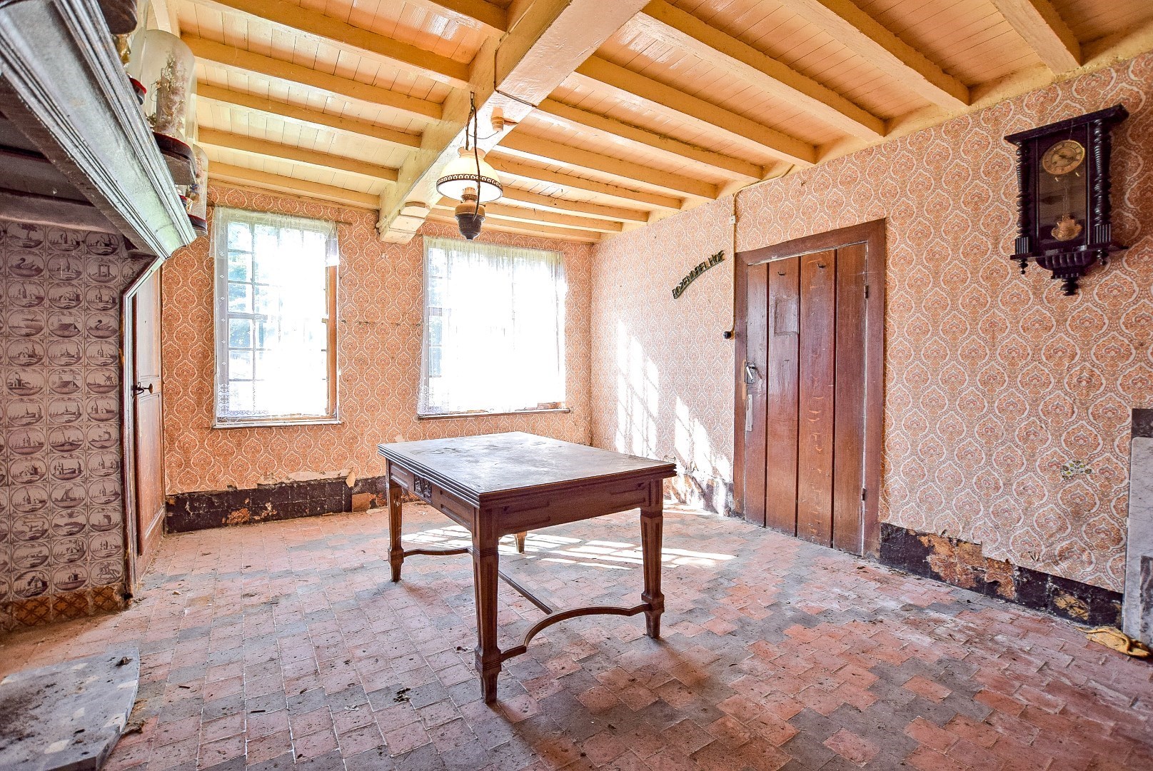 Te renoveren hoeve met veel potentieel in Alveringem. 