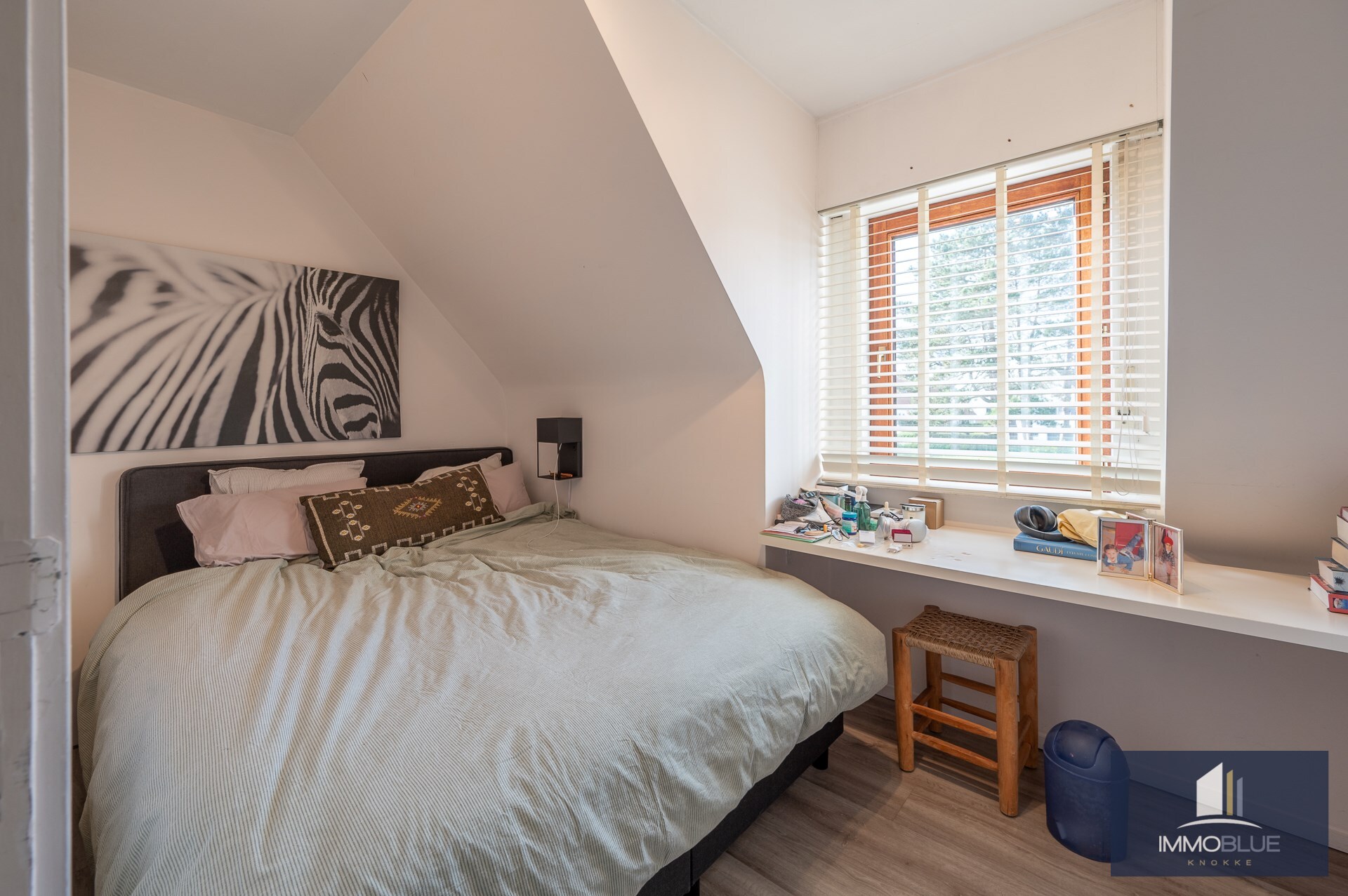 Charmante hoeve met volledig ingericht atelier gelegen op een perceel van ongeveer 5.500 m². 