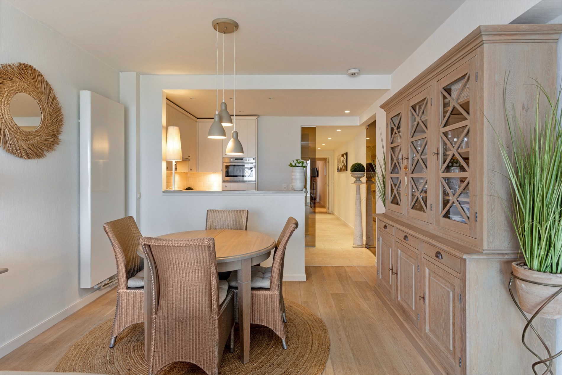 Appartement confortable d'une chambre avec vue frontale sur la mer, situé près de la place Rubens. 