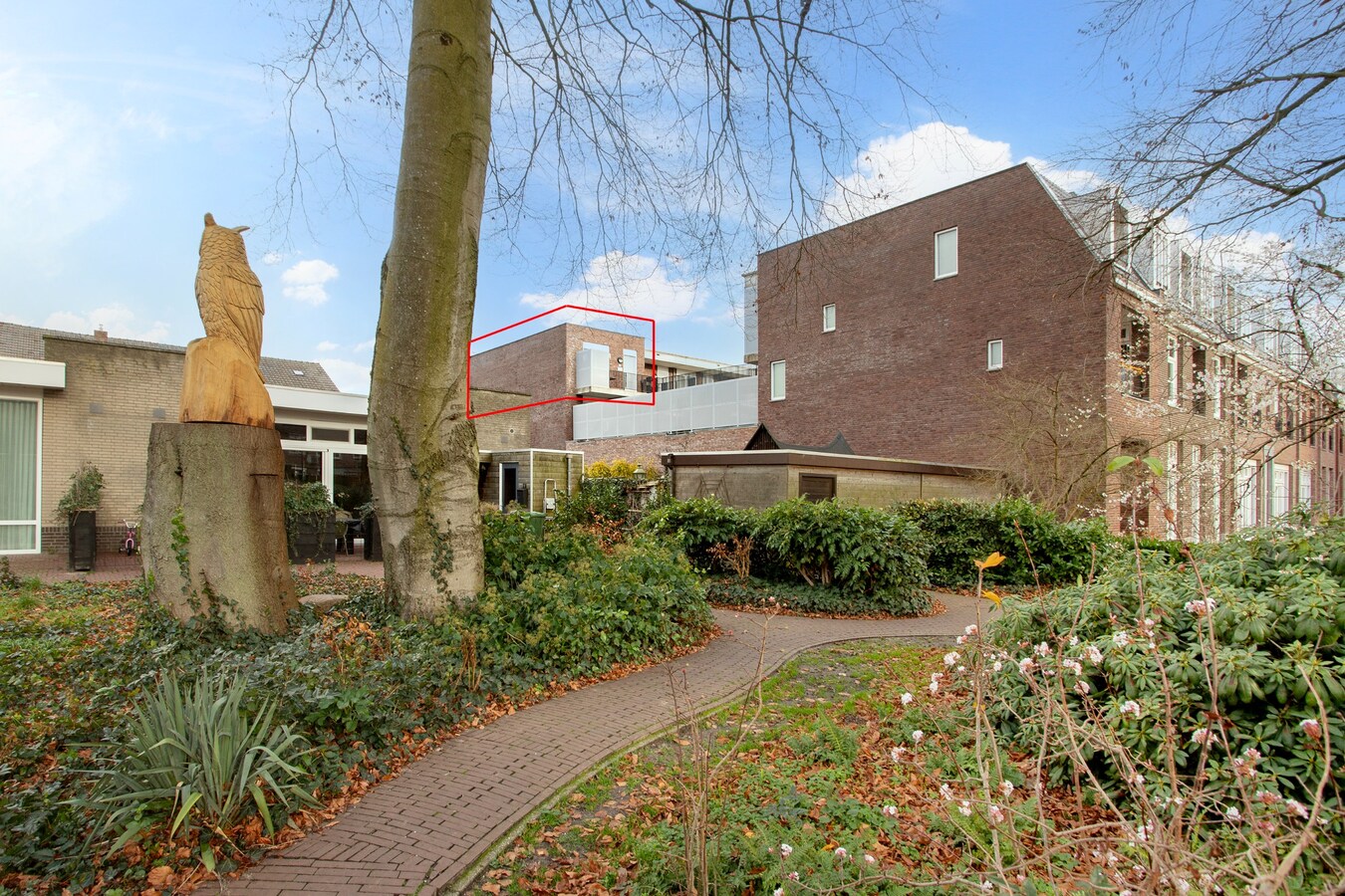 Zeer fraai 3-kamerappartement op de tweede verdieping van appartementencomplex ‘De Smis’. 