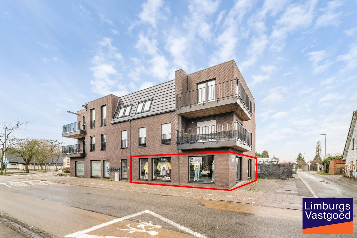 Handelsruimte, 110 m² + kelder, centrum van Houthalen-Oost 