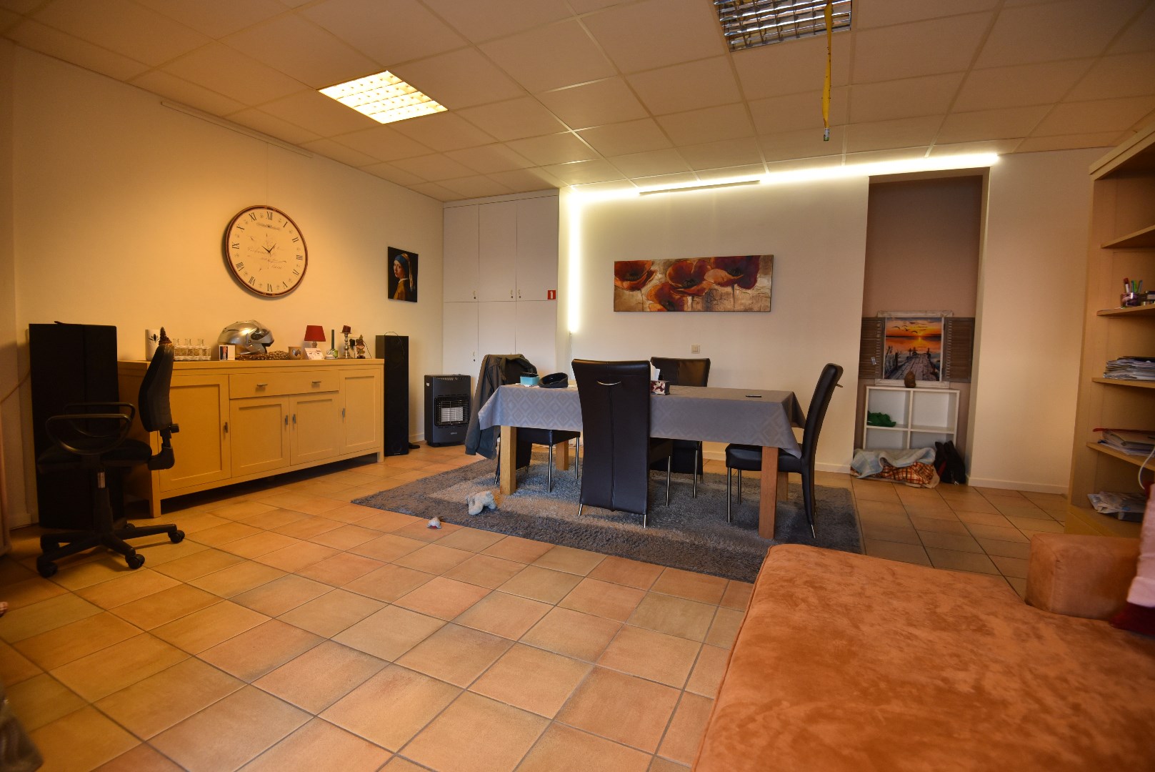 Volumineuze (9 slpks) multifunctionele woning te centrum Lembeke 