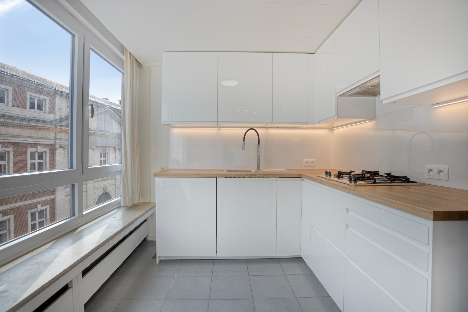 Lichtrijk 2-slaapkamer appartement in hartje Leuven met mooi uitzicht – EPC 239 kWh/m² - bewoonbare opp. 80 m² 