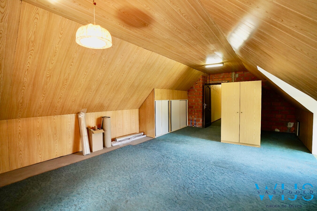 Karaktervolle woning met voormalige horecaruimte en uitzonderlijk veel ruimte 