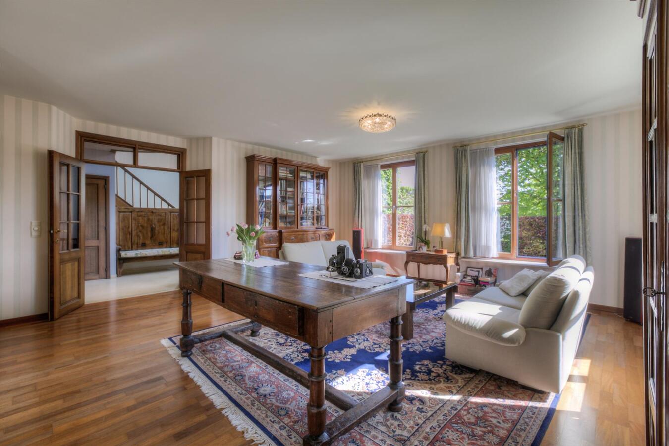 Ruime villa met praktijkruimte en prachtige tuin 