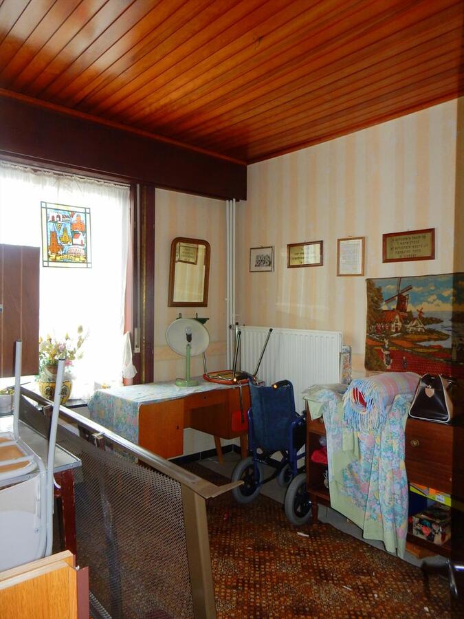 Te renoveren woning met veel mogelijkheden 