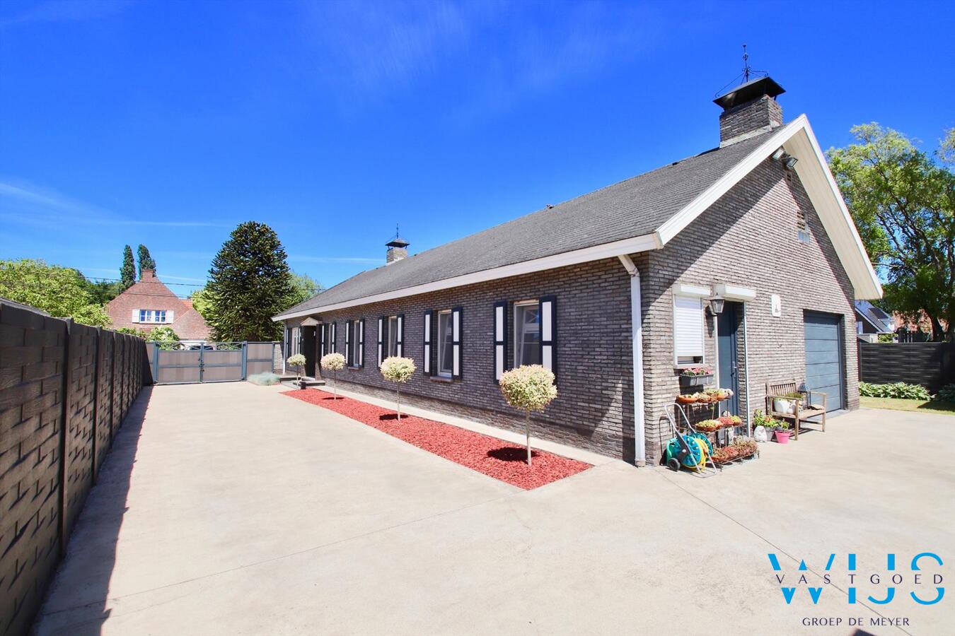 Piekfijn onderhouden en gerenoveerde bungalow te Zelzate! 