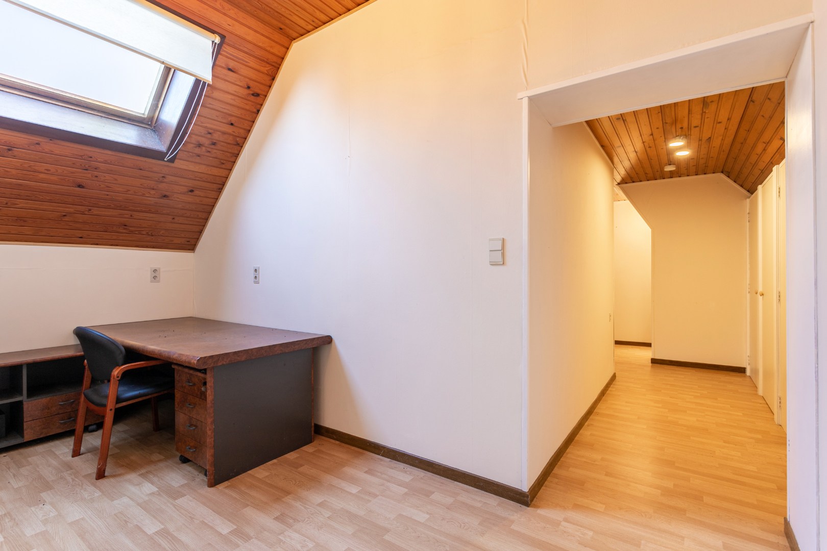 Te renoveren fermette met 3 slpk, bijgebouw en garage en mogelijkheid tot uitbreiding (bouwgrond) 