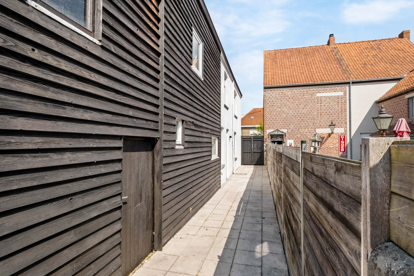 Trendy halfopen bebouwing met tuin en uitweg te Wevelgem ! *** NONO INSPIRED*** 