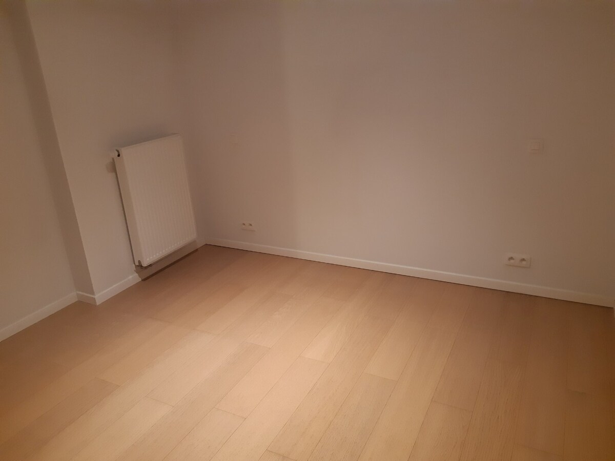 Praktisch 2 slpk-appartement met terras. 