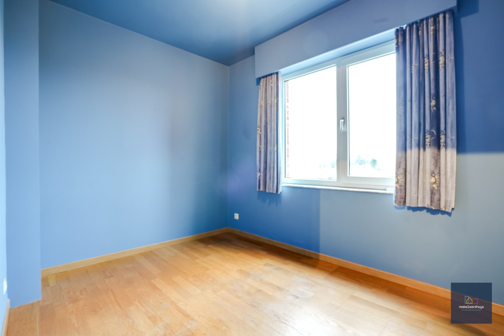 Ruim duplex appartement in centrum Mariakerke 