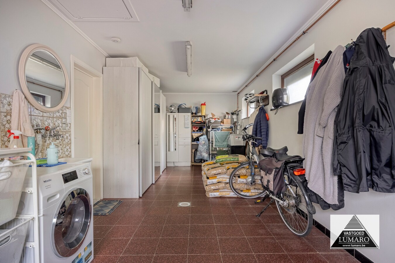 Eisden-Cité : goed onderhouden op te frissen vrijstaande woning op 1.286 m². 