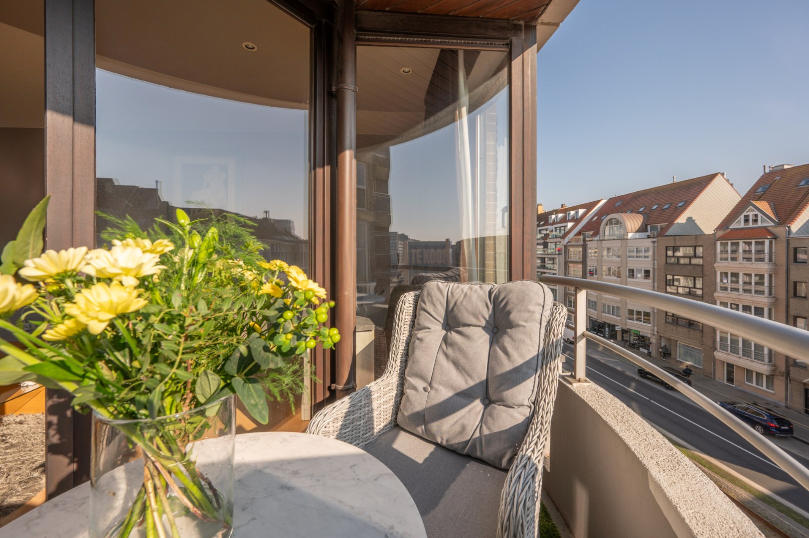 Uiterst ruim appartement met 3 slaapkamers en 2 badkamers 