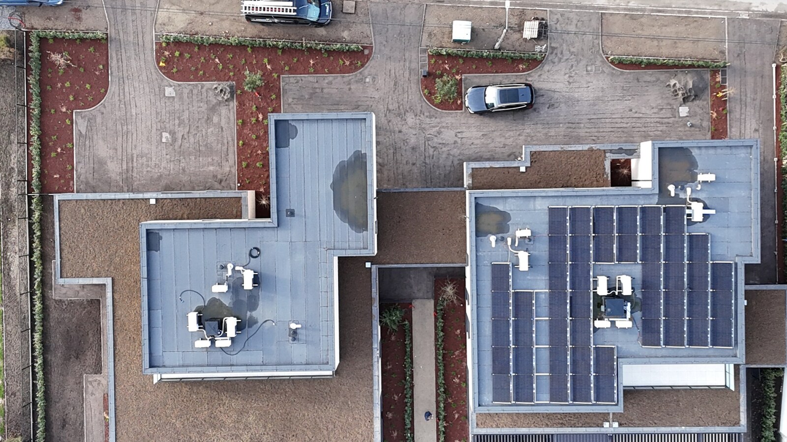 HOOGWAARDIG AFGEWERKT APPARTEMENT VAN 134M² MET 2 SLAAPKAMERS, RUIM TERRAS EN PARKEERPLAATS TE CENTRUM TUILT 